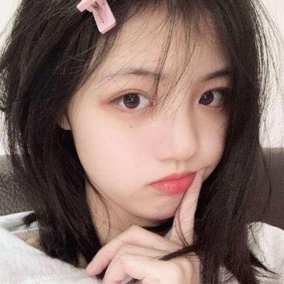 他嚣张狂妄，却对她俯首称臣